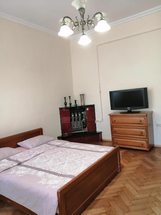 Затишна Оселя Διαμέρισμα Λβιβ Εξωτερικό φωτογραφία